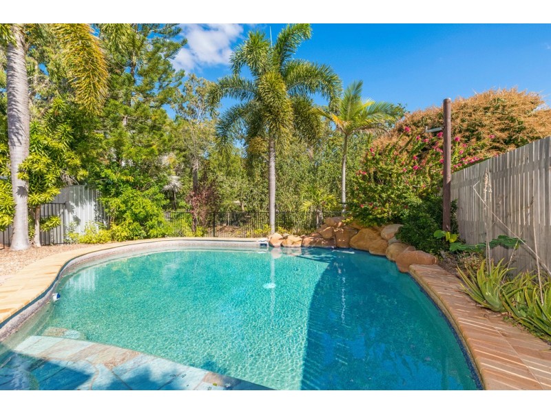 2 Manuka Court, Bushland Beach QLD 4818