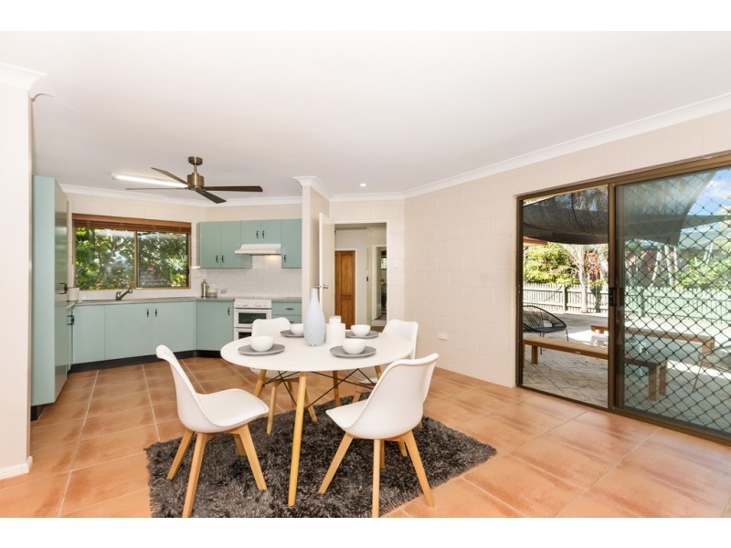 2 Manuka Court, Bushland Beach QLD 4818