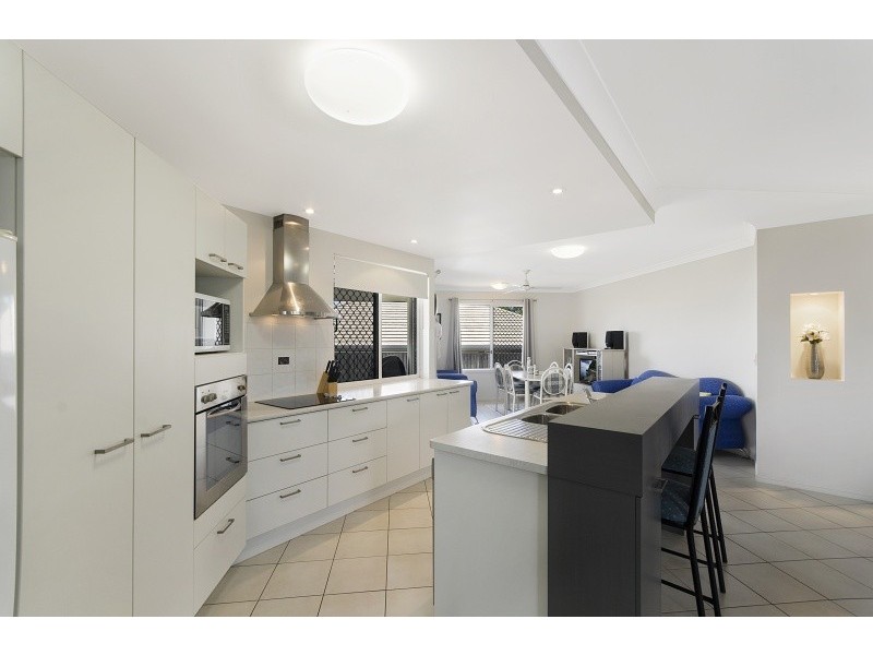 10 Henning Court, Bushland Beach QLD 4818