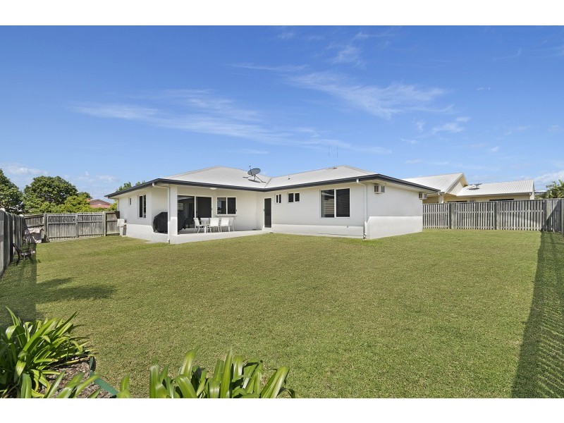 10 Henning Court, Bushland Beach QLD 4818