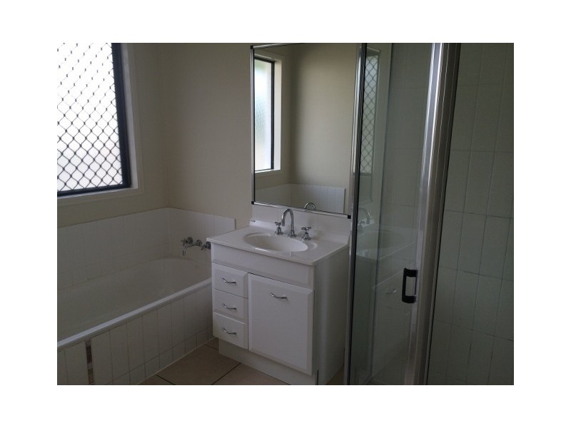 24 Seabrook Circuit, Bushland Beach QLD 4818