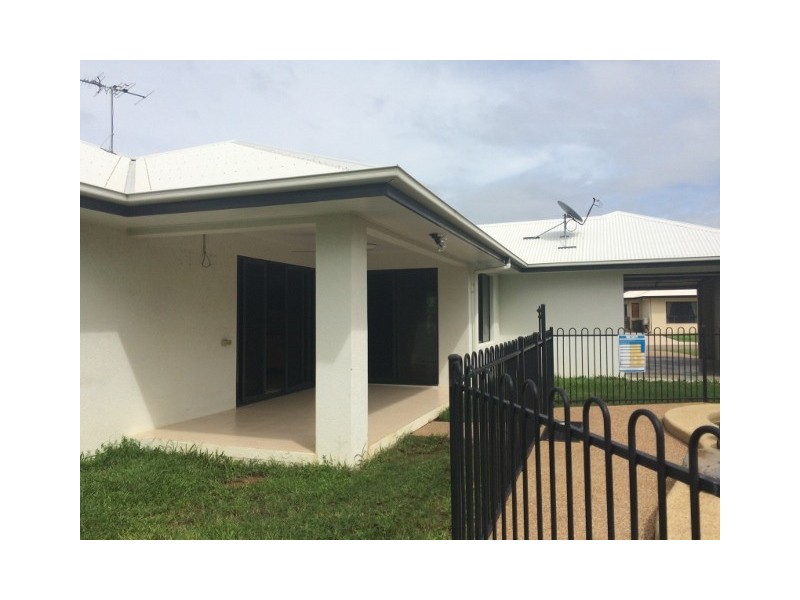 24 Seabrook Circuit, Bushland Beach QLD 4818