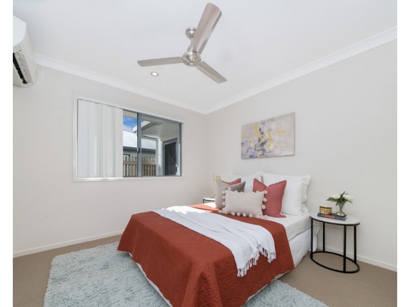 8 Thornbush Street, Mount Low QLD 4818