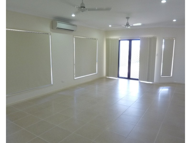 4 Oculina Street, Burdell QLD 4818