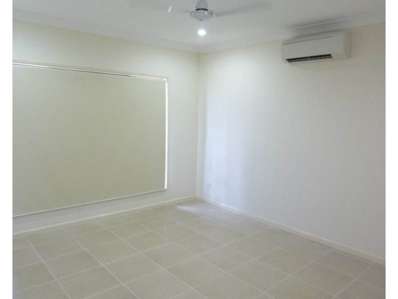 4 Oculina Street, Burdell QLD 4818