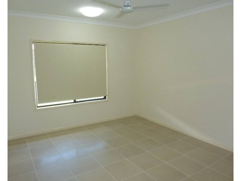 4 Oculina Street, Burdell QLD 4818