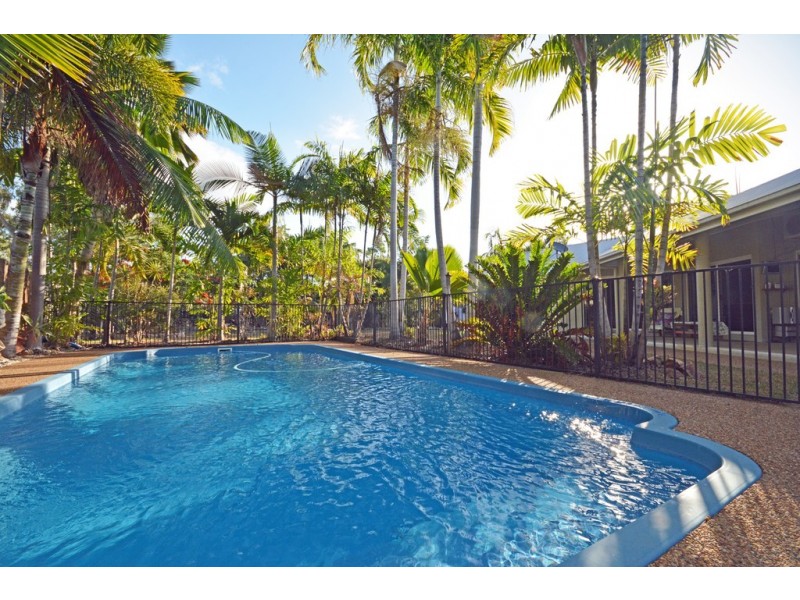 5 Hickory Court, Bushland Beach QLD 4818
