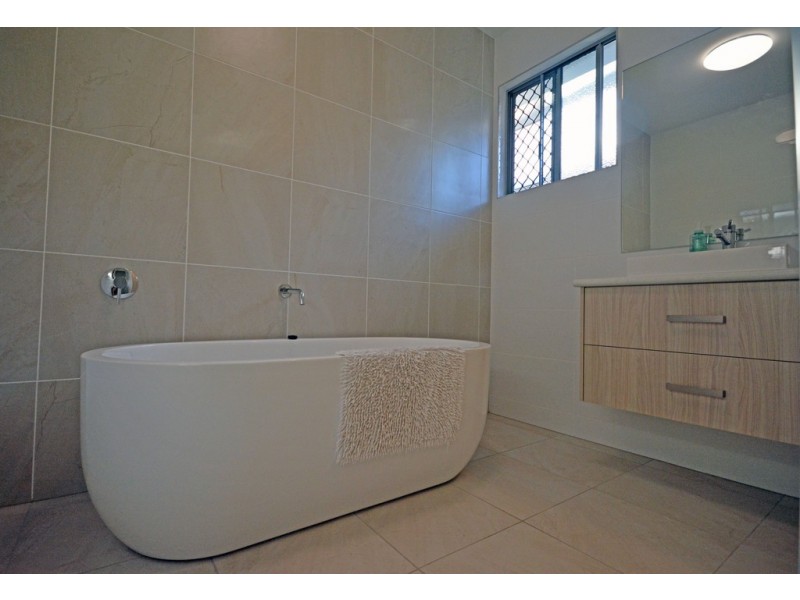 16 Ribaldo Circuit, Burdell QLD 4818