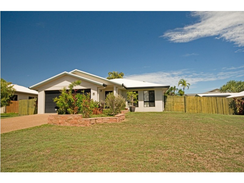 13 Ugarte Street, Bushland Beach QLD 4818