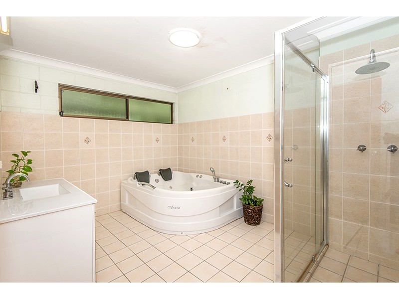 17 Toolakea Beach Road, Bluewater QLD 4818