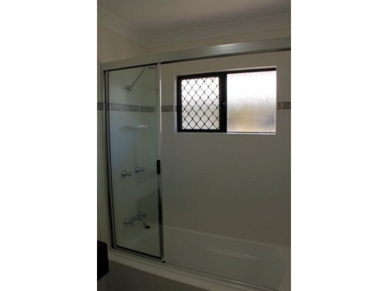 106 Daintree Drive, Bushland Beach QLD 4818