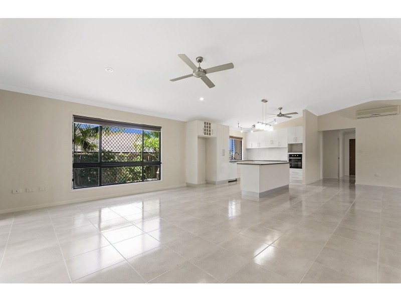 37 Mendi Drive, Bushland Beach QLD 4818