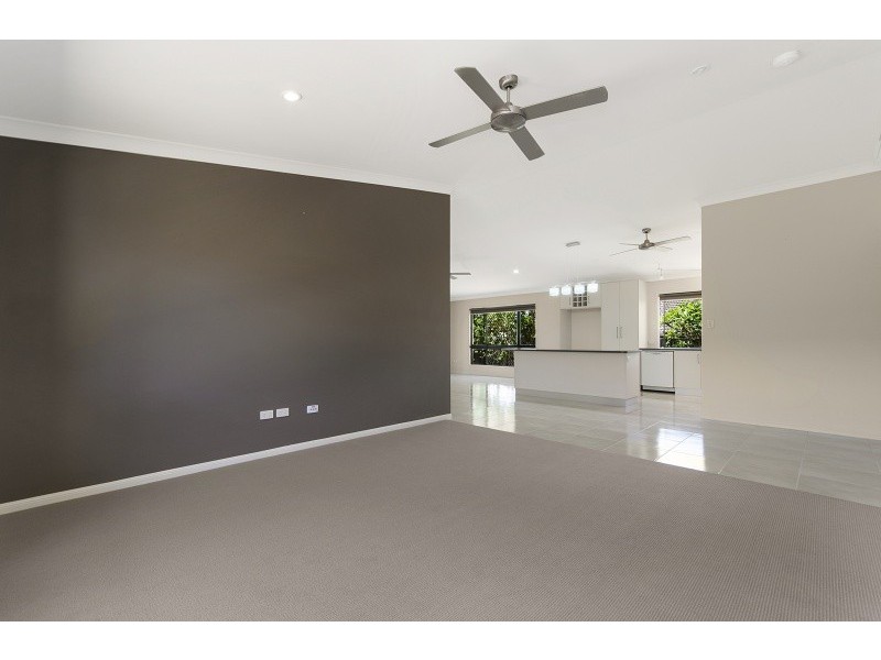 37 Mendi Drive, Bushland Beach QLD 4818