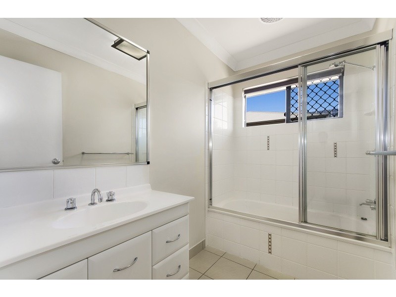 37 Mendi Drive, Bushland Beach QLD 4818