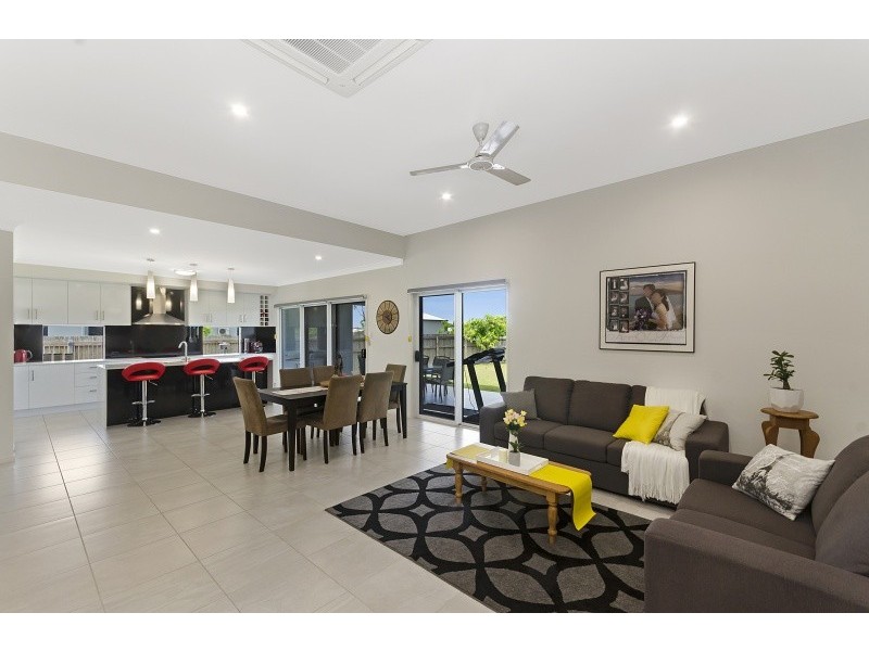 40 Pongamia Parade, Mount Low QLD 4818