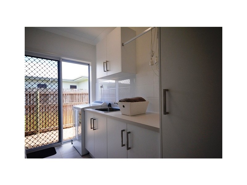 40 Pongamia Parade, Mount Low QLD 4818