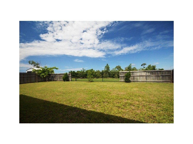 40 Pongamia Parade, Mount Low QLD 4818