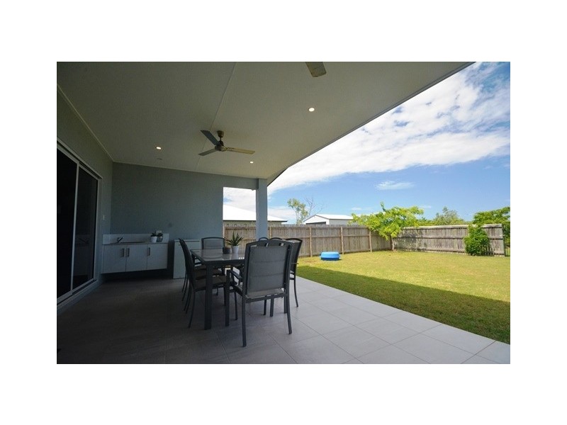 40 Pongamia Parade, Mount Low QLD 4818