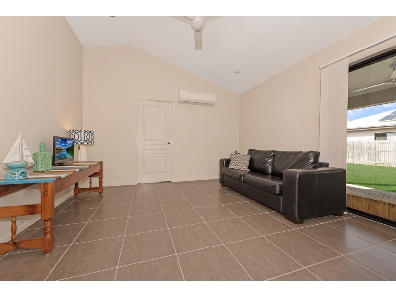 18 Dragon Flower Avenue, Mount Low QLD 4818