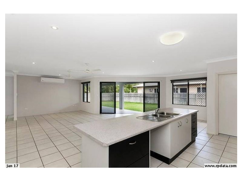 47 Greentree Circuit, Bushland Beach QLD 4818