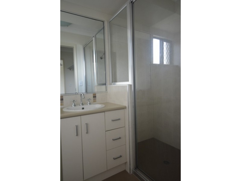 20 Lochern Way, Bushland Beach QLD 4818