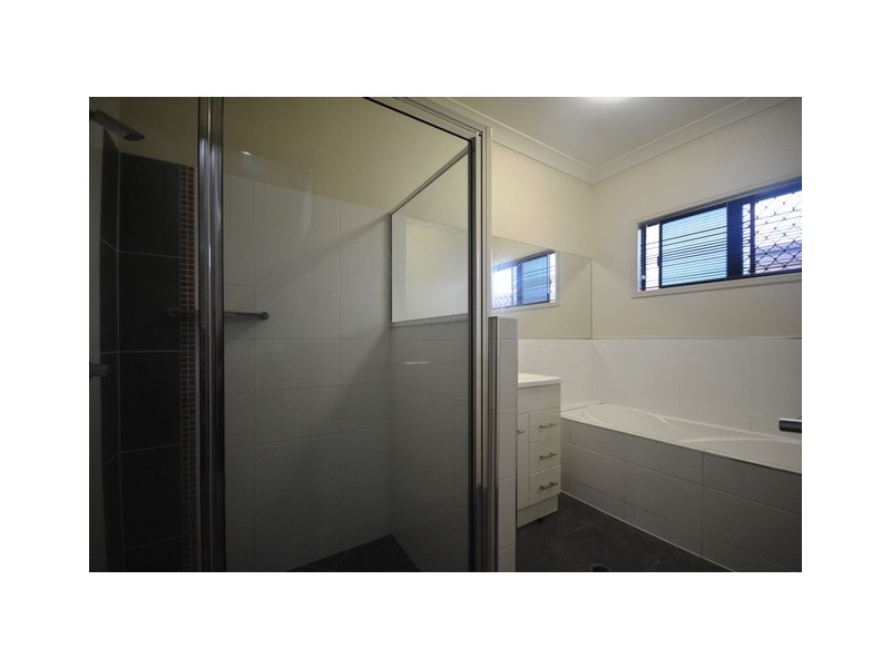 34 Dampier Crescent, Burdell QLD 4818