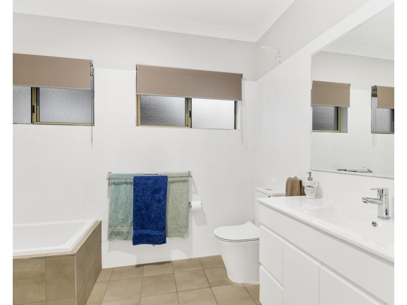 17 Mahogany Court, Bushland Beach QLD 4818