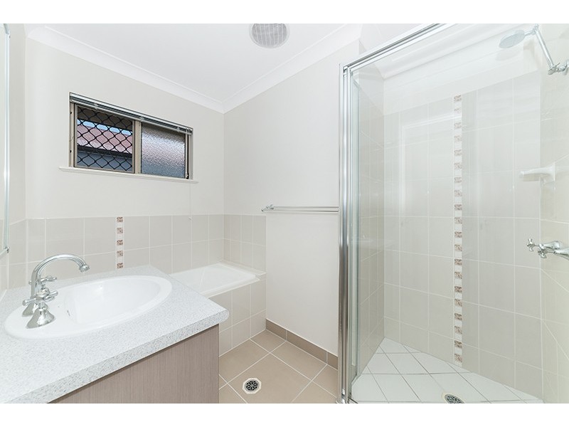 1 Currawinya Court, Bushland Beach QLD 4818