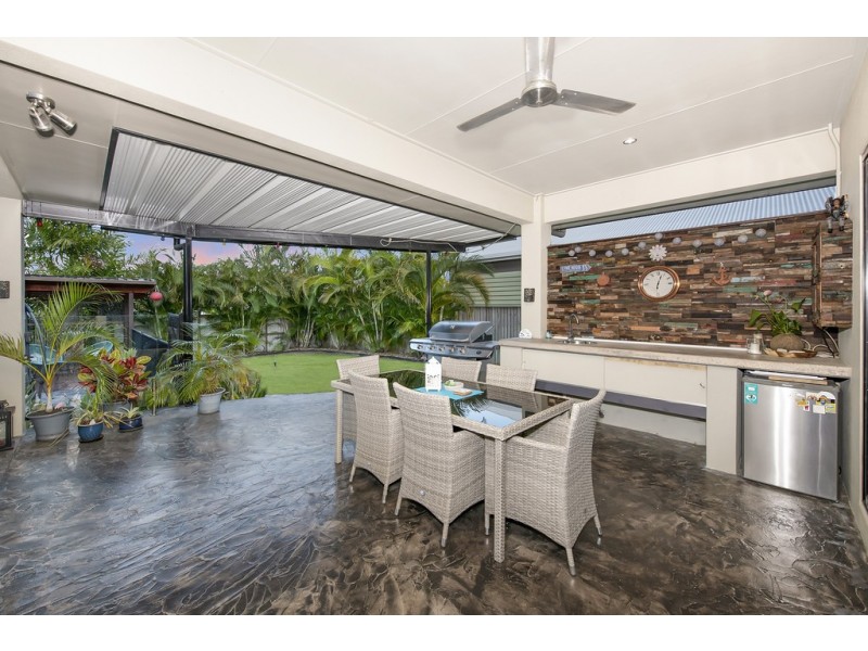 13 Shutehaven Circuit, Bushland Beach QLD 4818