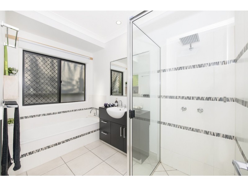 13 Shutehaven Circuit, Bushland Beach QLD 4818