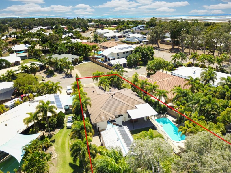 3 Coolan Court, Bushland Beach QLD 4818
