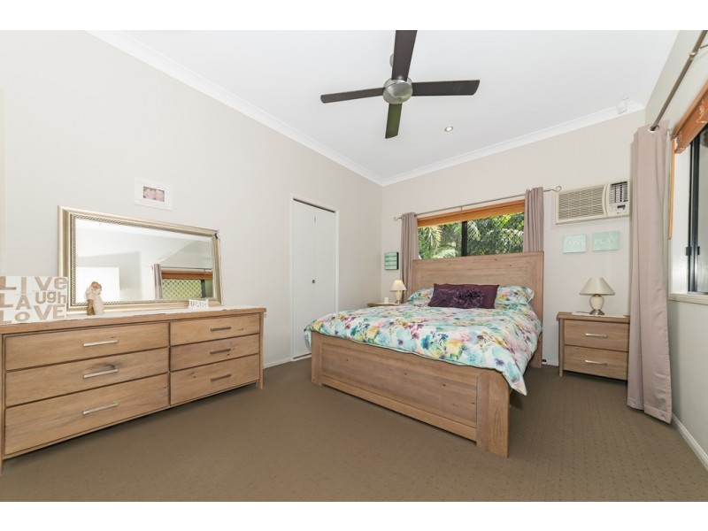 6 Currawinya Court, Bushland Beach QLD 4818