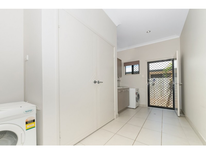 6 Currawinya Court, Bushland Beach QLD 4818