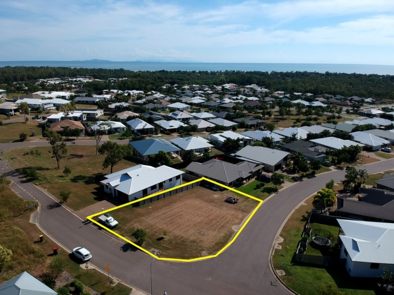 36 Shutehaven Circuit, Bushland Beach QLD 4818