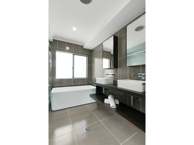 24 Freedom Green, Rasmussen QLD 4815