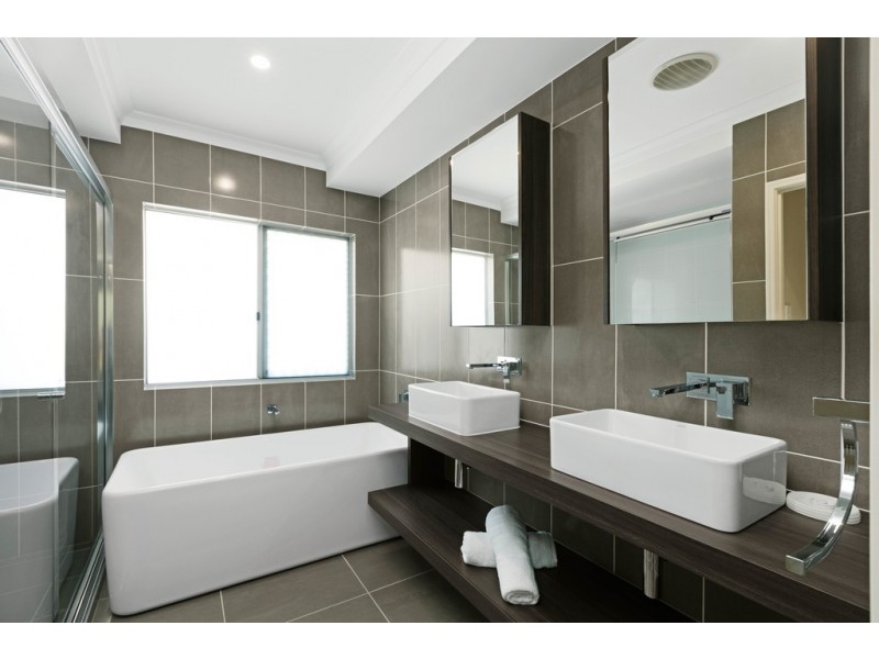 24 Freedom Green, Rasmussen QLD 4815