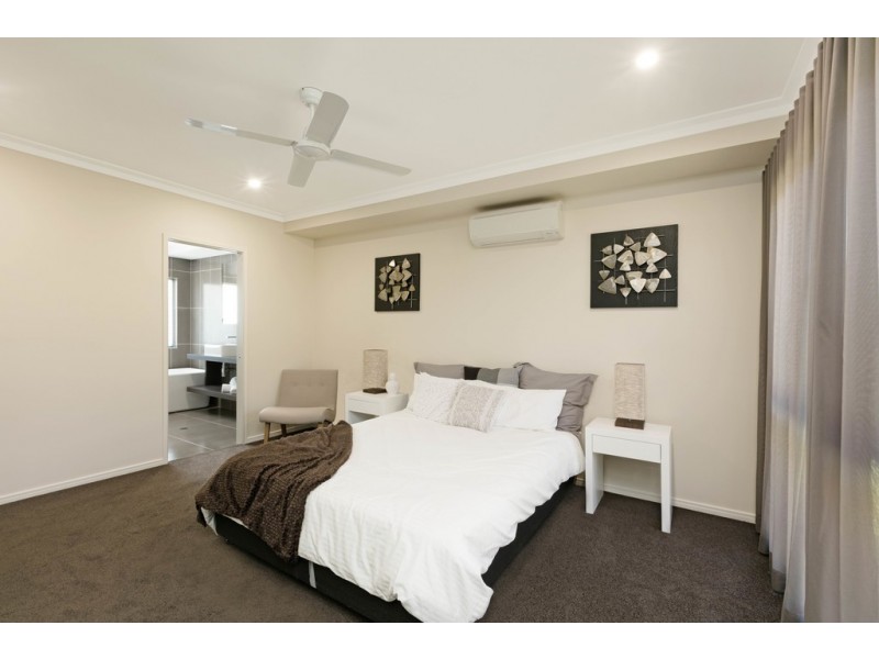 24 Freedom Green, Rasmussen QLD 4815