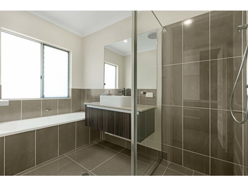 24 Freedom Green, Rasmussen QLD 4815