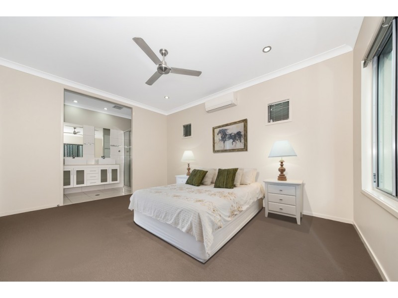 13 Hillock Crescent, Bushland Beach QLD 4818