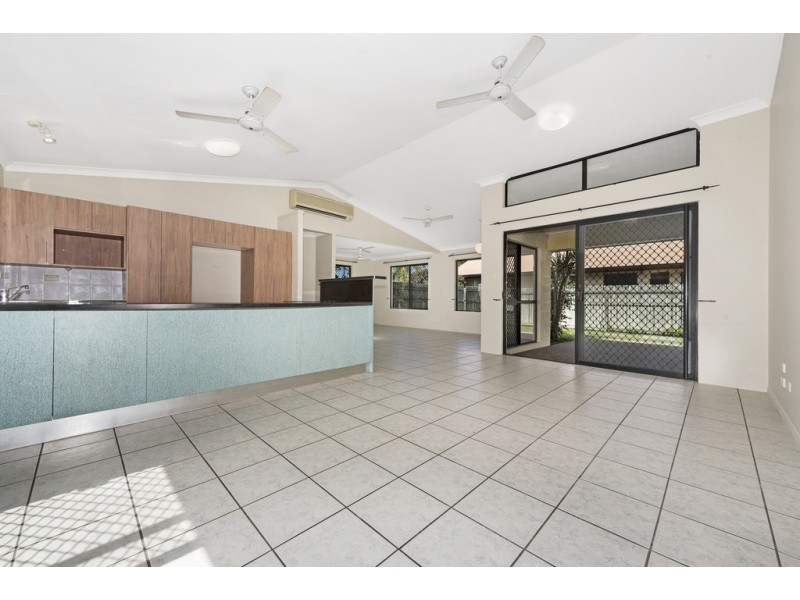 9 Pacific Avenue, Bushland Beach QLD 4818