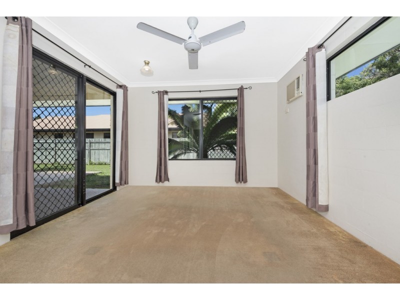 9 Pacific Avenue, Bushland Beach QLD 4818