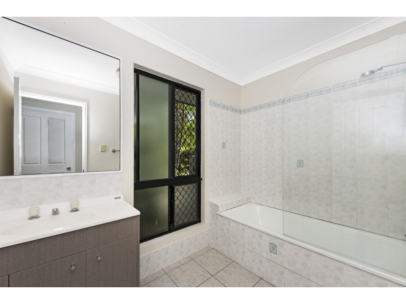 9 Pacific Avenue, Bushland Beach QLD 4818