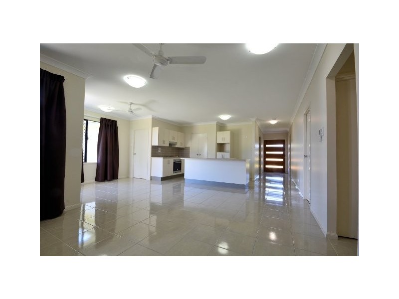 20 Yanooa Court, Bushland Beach QLD 4818