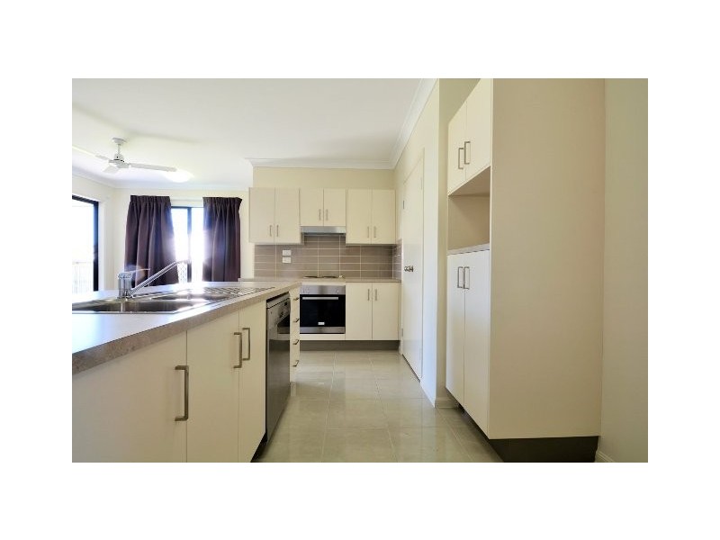 20 Yanooa Court, Bushland Beach QLD 4818