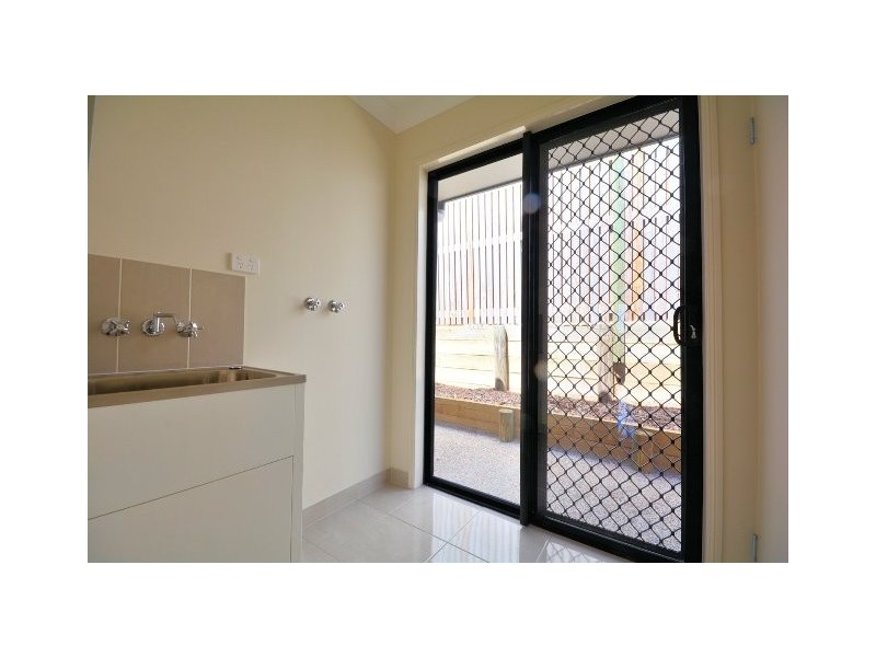 20 Yanooa Court, Bushland Beach QLD 4818