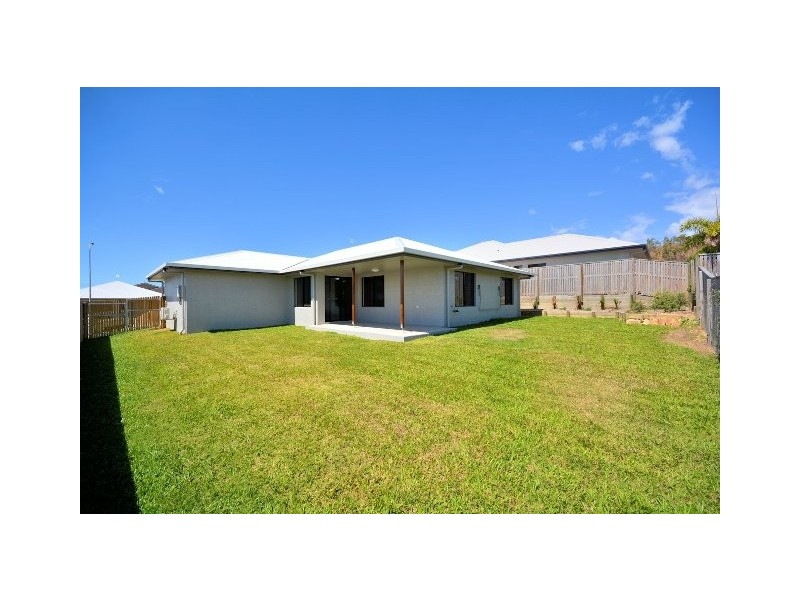 20 Yanooa Court, Bushland Beach QLD 4818