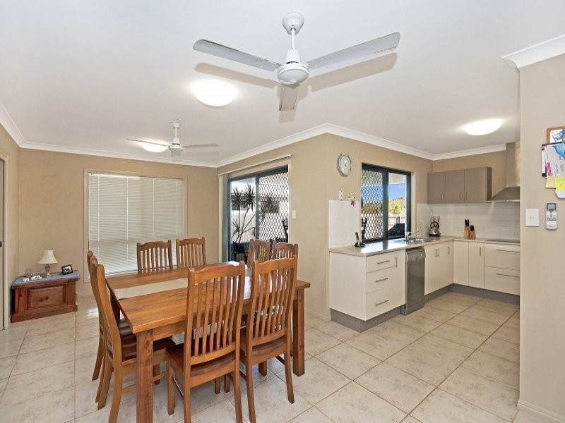 18 Mariala Court, Bushland Beach QLD 4818