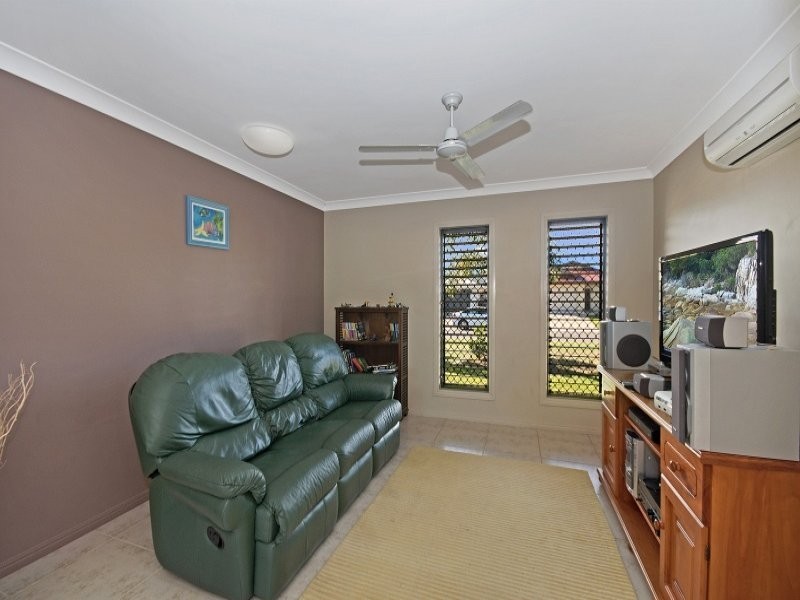 18 Mariala Court, Bushland Beach QLD 4818