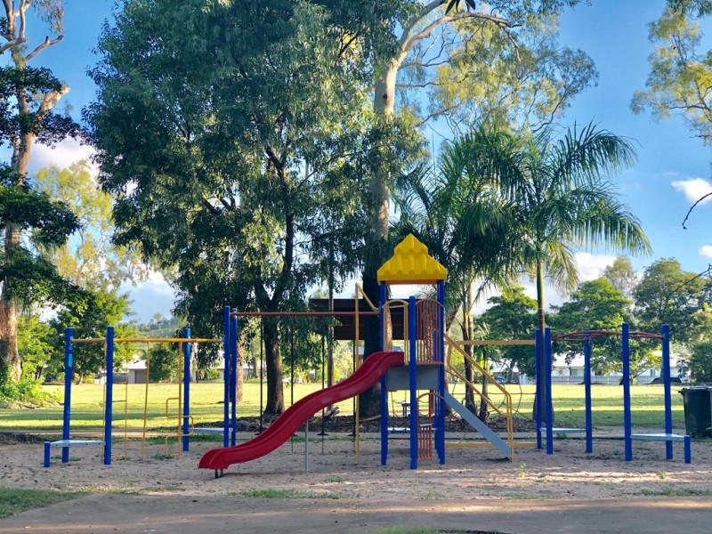 18 Mariala Court, Bushland Beach QLD 4818