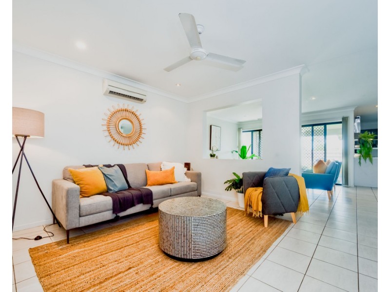 24 Newbury Drive, Mount Low QLD 4818